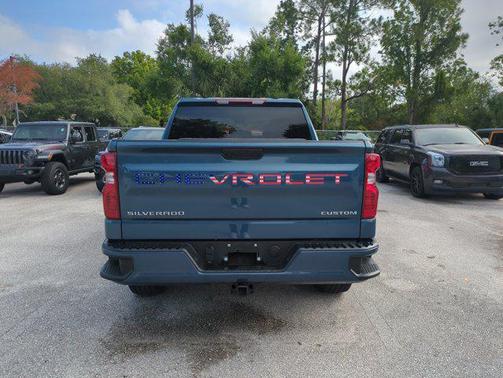 2024 Chevrolet Silverado 1500 Custom