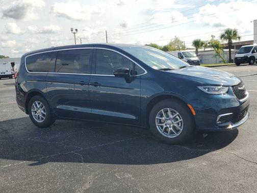 2025 Chrysler Pacifica L