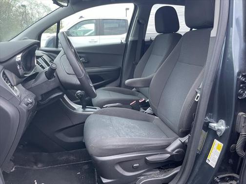 2022 Chevrolet Trax LS