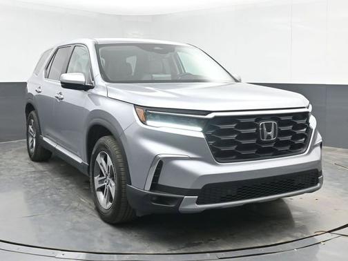 Lunar Silver Metallic 2023 Honda Pilot