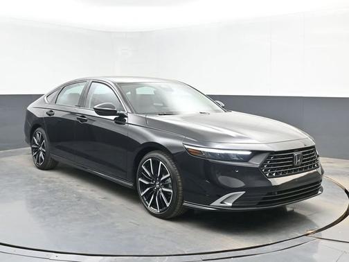 Crystal Black Pearl 2025 Honda Accord Hybrid