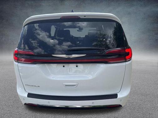 Bright White Clearcoat 2024 Chrysler Pacifica Touring-L