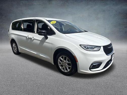 Bright White Clearcoat 2024 Chrysler Pacifica Touring-L