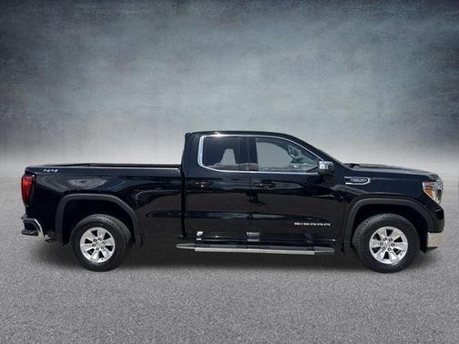 Onyx Black 2019 GMC Sierra 1500 SLE