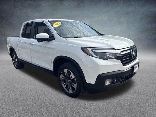 Deep Scarlet Pearl 2019 Honda Ridgeline RTL-T