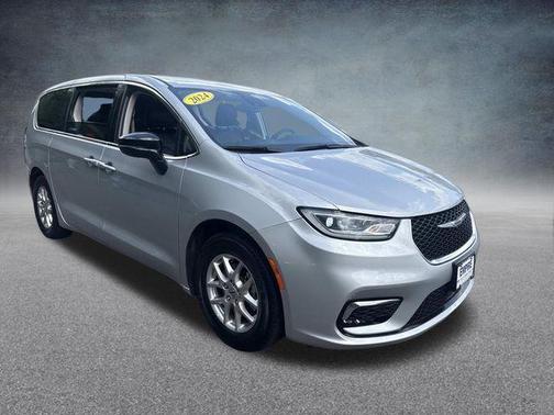 Silver Mist Clearcoat 2024 Chrysler Pacifica Touring-L