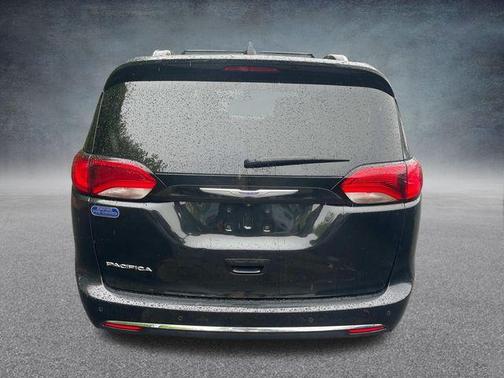 2020 Chrysler Pacifica Touring-L