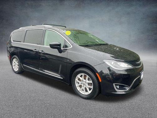 2020 Chrysler Pacifica Touring-L