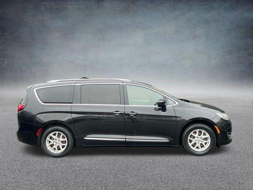 2020 Chrysler Pacifica Touring-L
