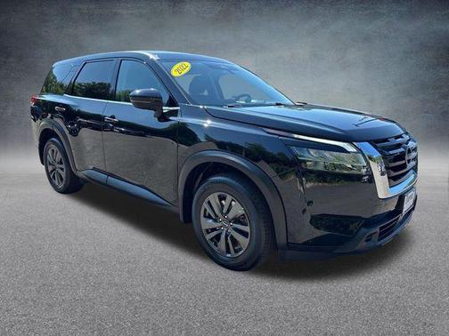 2022 Nissan Pathfinder S