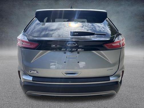 Silver Metallic 2024 Ford Edge SEL