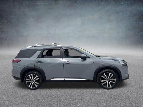 Boulder Gray Pe 2024 Nissan Pathfinder Platinum