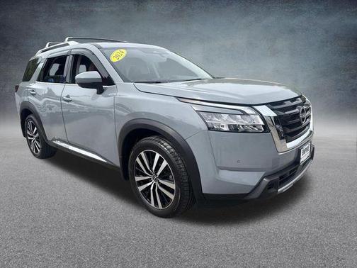 Boulder Gray Pe 2024 Nissan Pathfinder Platinum