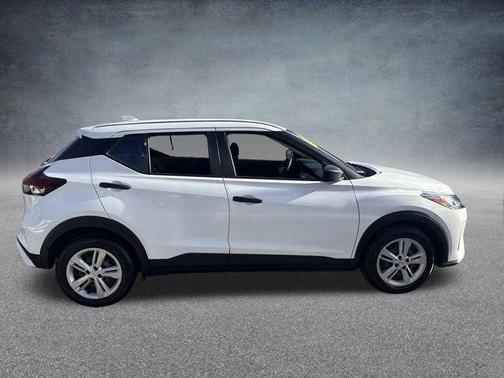 2022 Nissan Kicks S