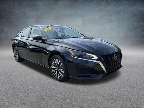 Super Black 2024 Nissan Altima 2.5 SV
