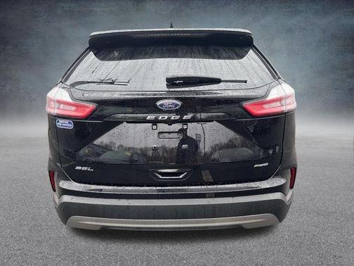 Agate Black Metallic 2024 Ford Edge SEL