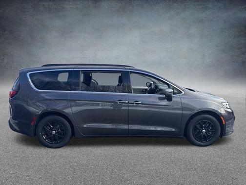 2021 Chrysler Pacifica Touring