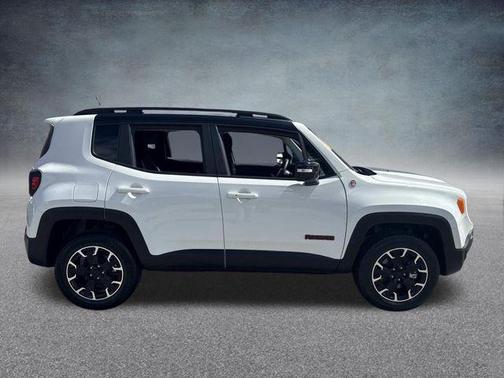 Alpine White Clearcoat 2023 Jeep Renegade Trailhawk
