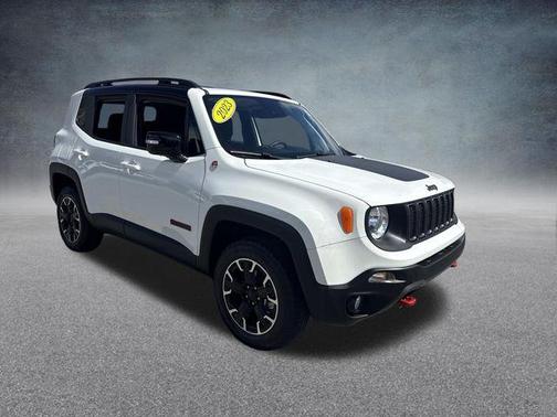 Alpine White Clearcoat 2023 Jeep Renegade Trailhawk