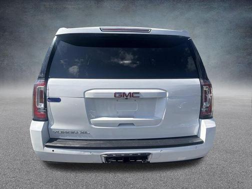 2017 GMC Yukon XL SLT