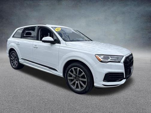 Glacier White Metallic 2023 Audi Q7 45 Premium Plus
