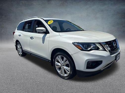 2018 Nissan Pathfinder SL