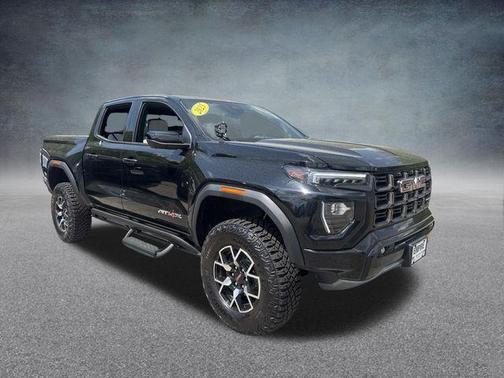 Onyx Black 2023 GMC Canyon AT4X