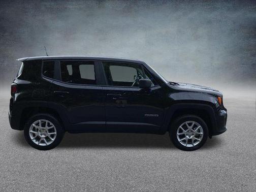 Black Clearcoat 2023 Jeep Renegade Latitude