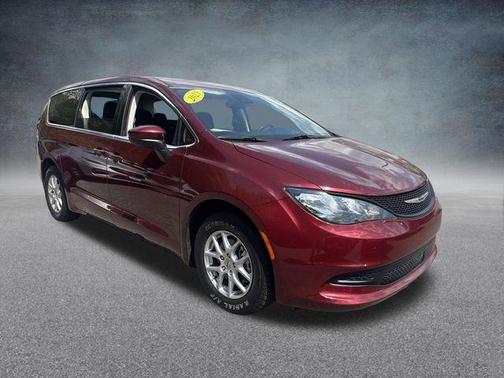 Velvet 2023 Chrysler Voyager LX
