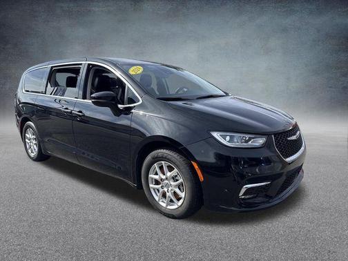 2024 Chrysler Pacifica Touring-L