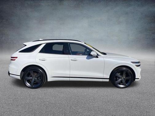 White 2023 Genesis GV70 2.5T