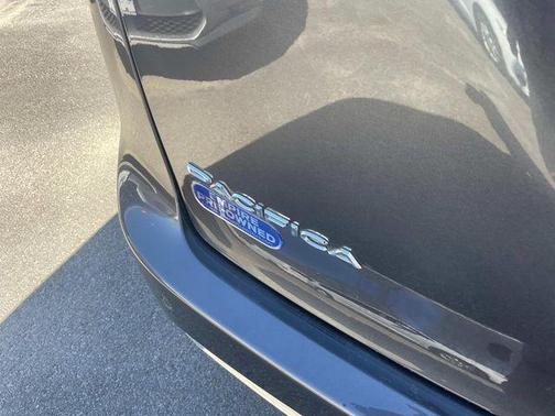 2023 Chrysler Pacifica Touring-L