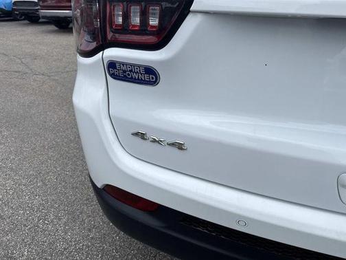 Bright White Clearcoat 2023 Jeep Compass Limited