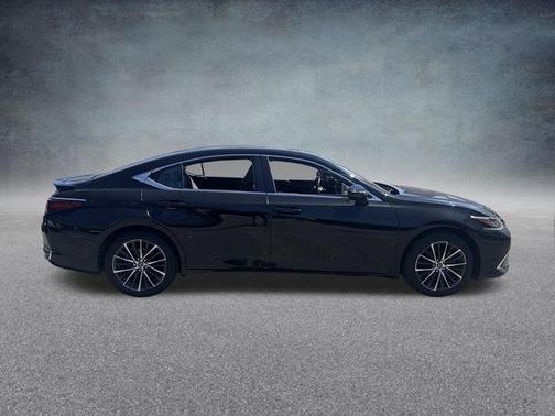 Obsidian Black 2024 Lexus ES 300h 300H