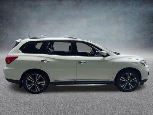 2018 Nissan Pathfinder Platinum