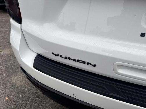 2023 GMC Yukon XL SLE