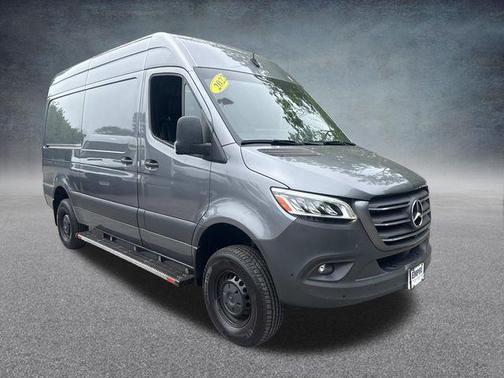 Gray 2022 Mercedes-Benz Sprinter 2500 144 WB