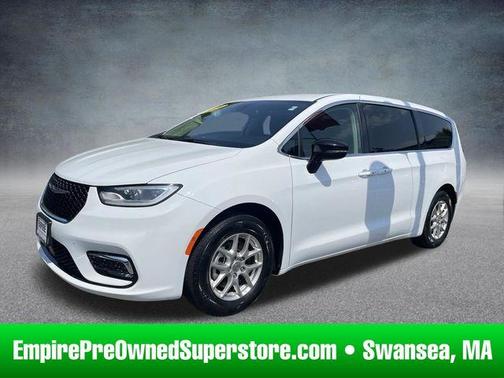 Bright White Clearcoat 2024 Chrysler Pacifica Touring-L