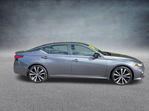 2020 Nissan Altima 2.0 SR