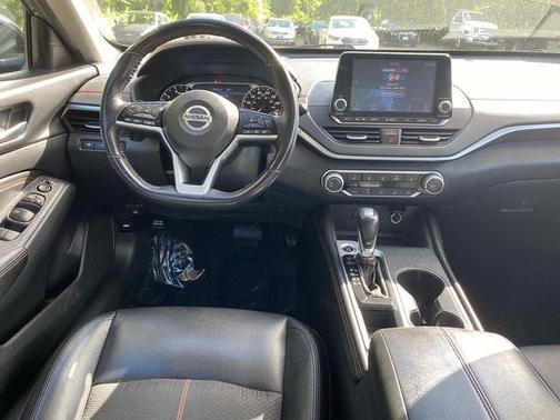 2020 Nissan Altima 2.0 SR
