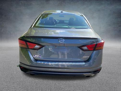 2020 Nissan Altima 2.0 SR