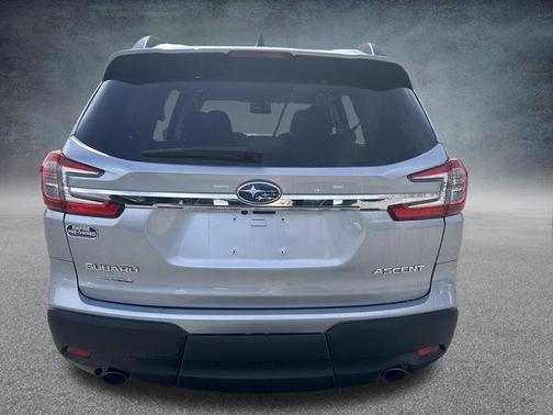 Ice Silver Metallic 2023 Subaru Ascent Premium 8-Passenger
