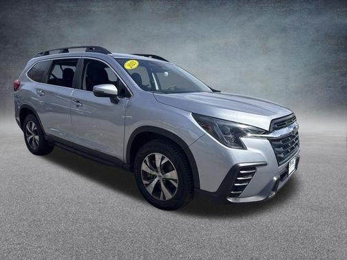 Ice Silver Metallic 2023 Subaru Ascent Premium 8-Passenger