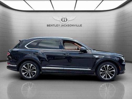 2022 Bentley Bentayga V8