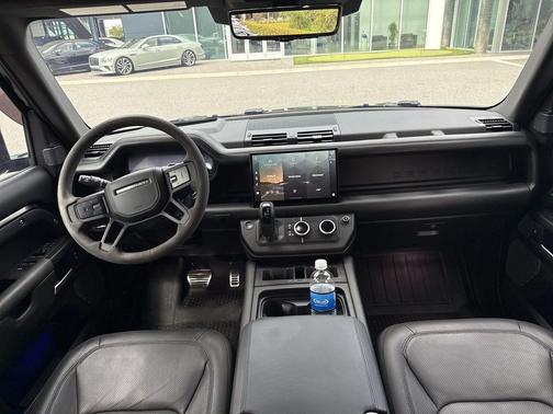 2023 Land Rover Defender 110 V8