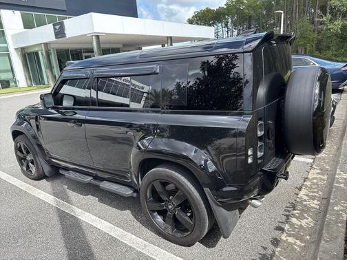2023 Land Rover Defender 110 V8
