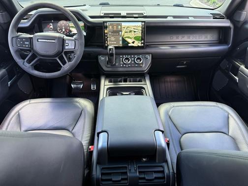 2023 Land Rover Defender 110 V8