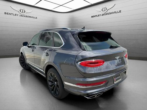 Magnetic/Rose Gold 2021 Bentley Bentayga V8