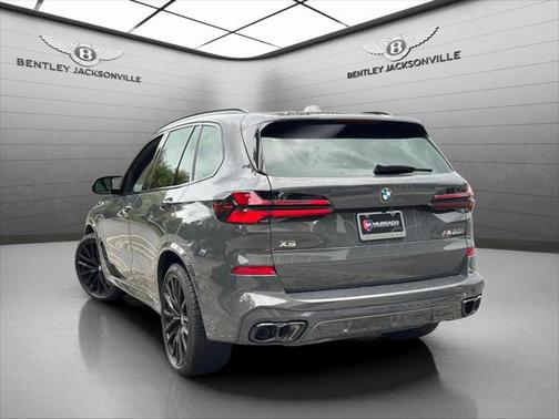 2025 BMW X5 M60i