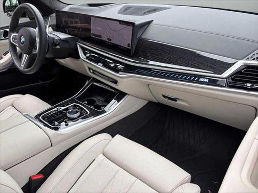 2025 BMW X5 M60i